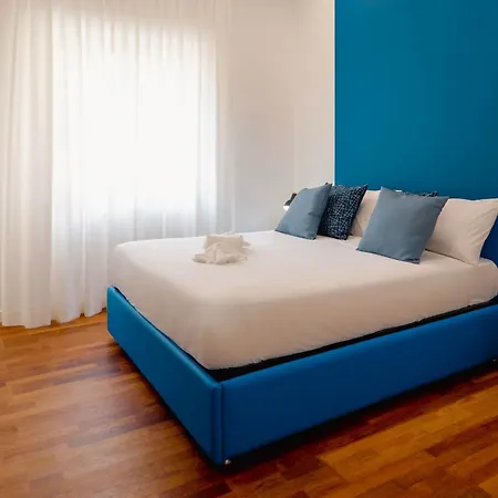 Interno 5 *