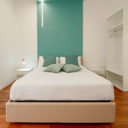 Interno 5 *