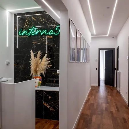 Interno 5 Неаполь